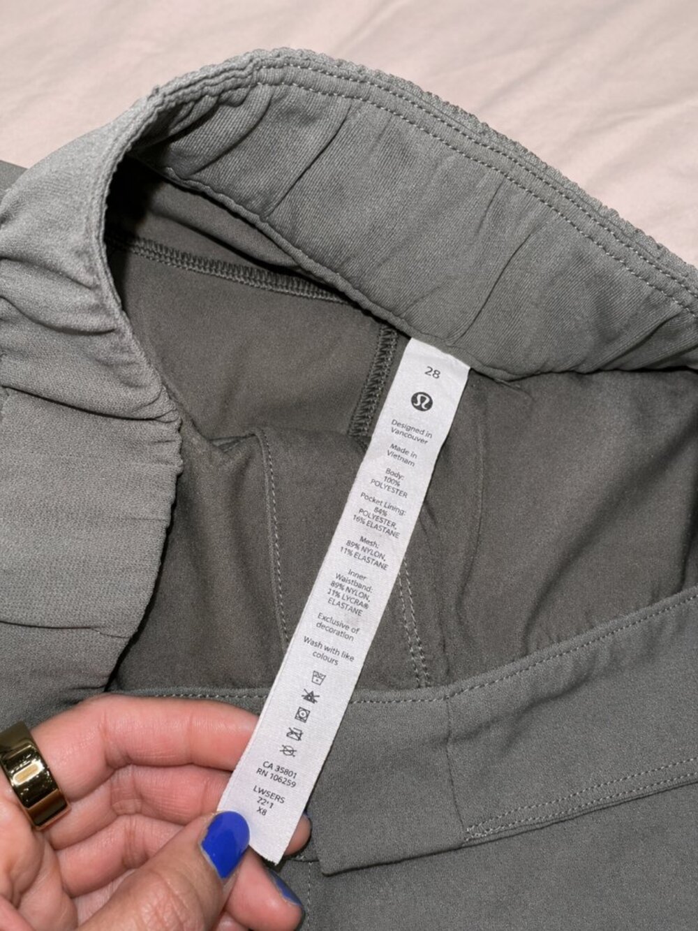 lululemon dynamic days travel woven pant gray / sage color, size 28 - Picture 6 of 8